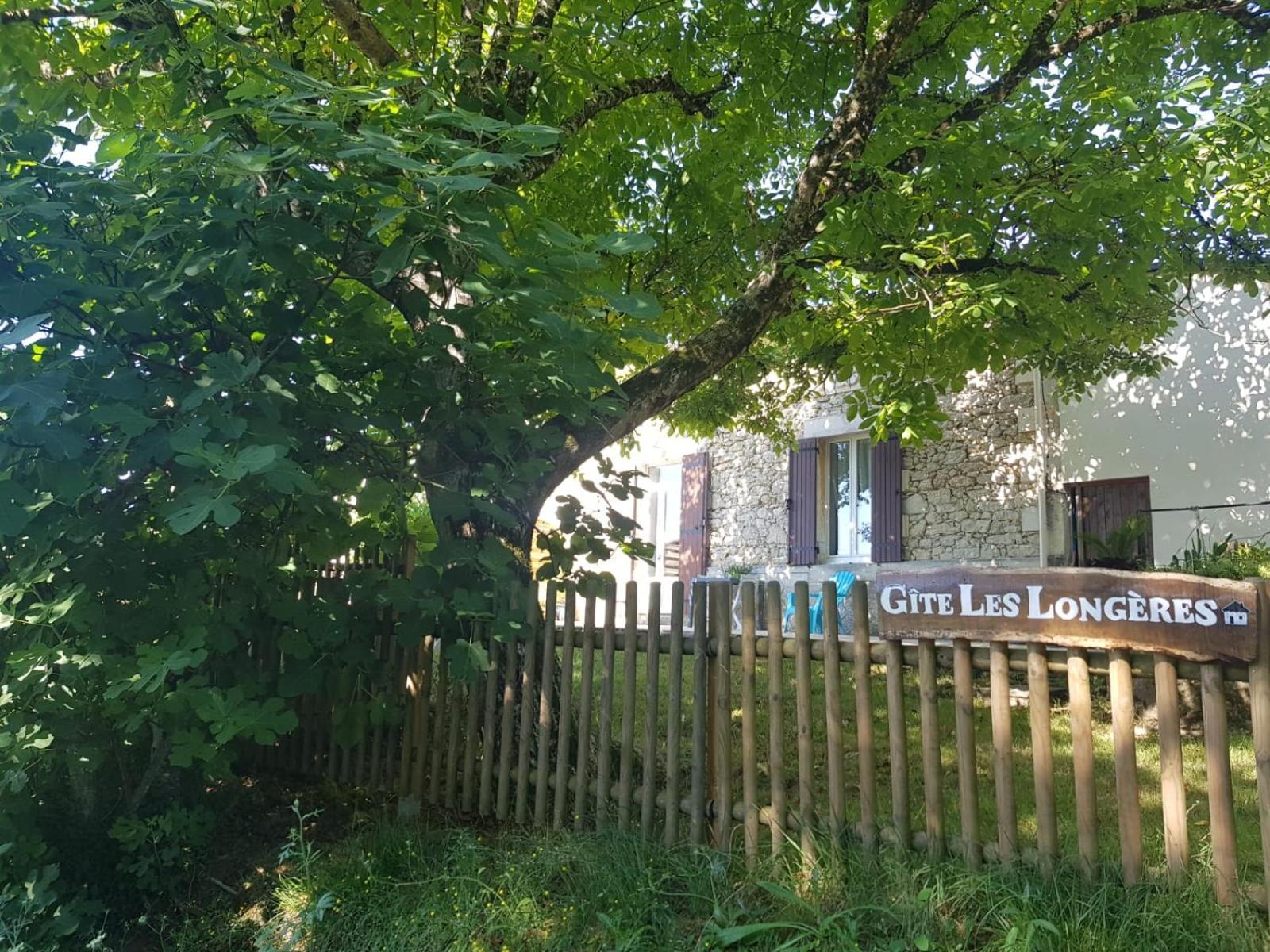 Gite Les Longeres Montazeau 외부 사진